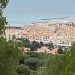 Apartment - Confortable T3 Climatise 6 Personnes Avec Garage - 150 M De La *